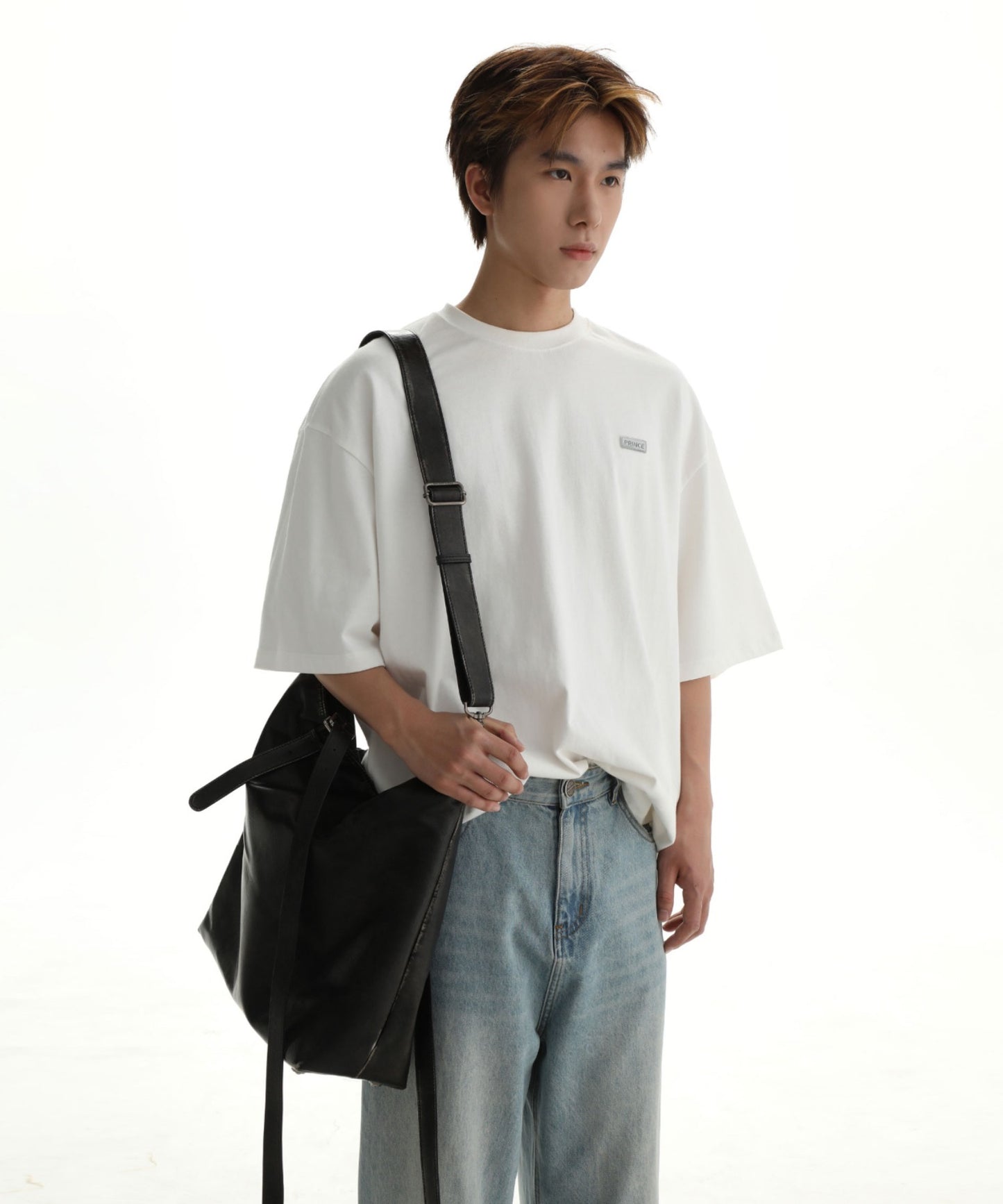 Big silhouette logo plate simple T-shirt DT2129