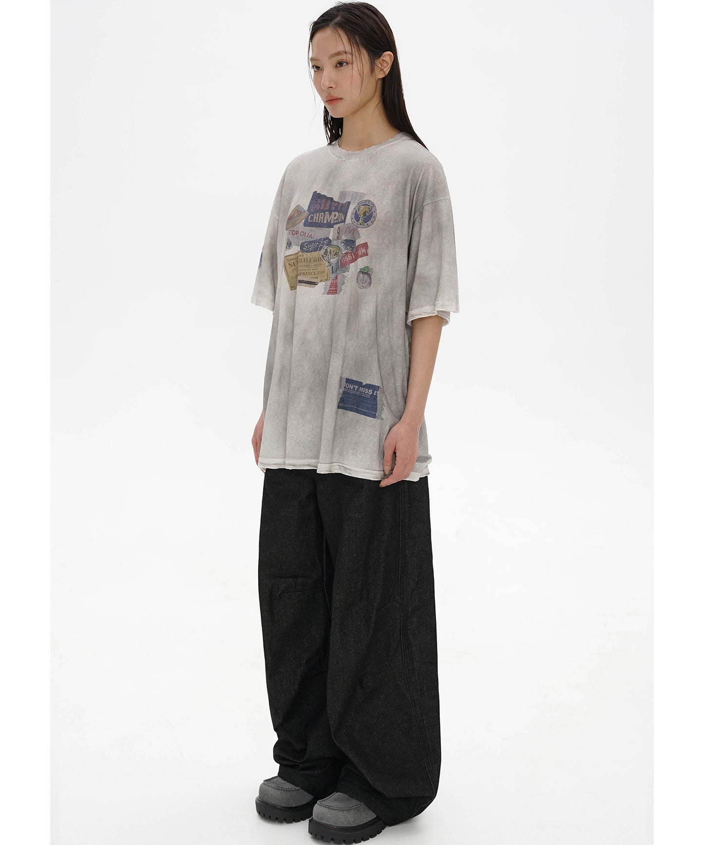 オーバーサイズ 汚れ加工 ステッカープリント Tシャツ DT4296【2025SS】
