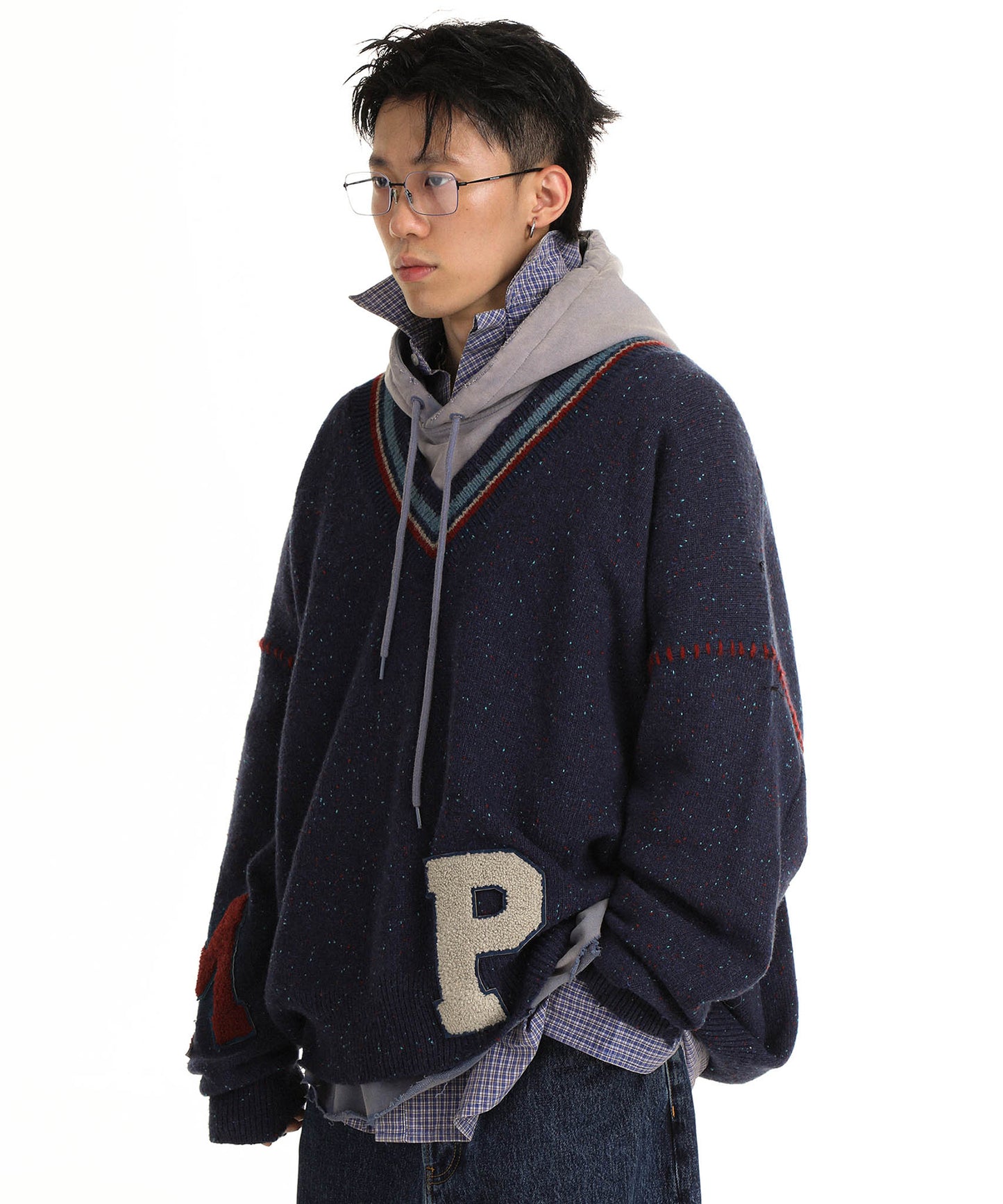 Oversized V-neck logo patch knit MY2124