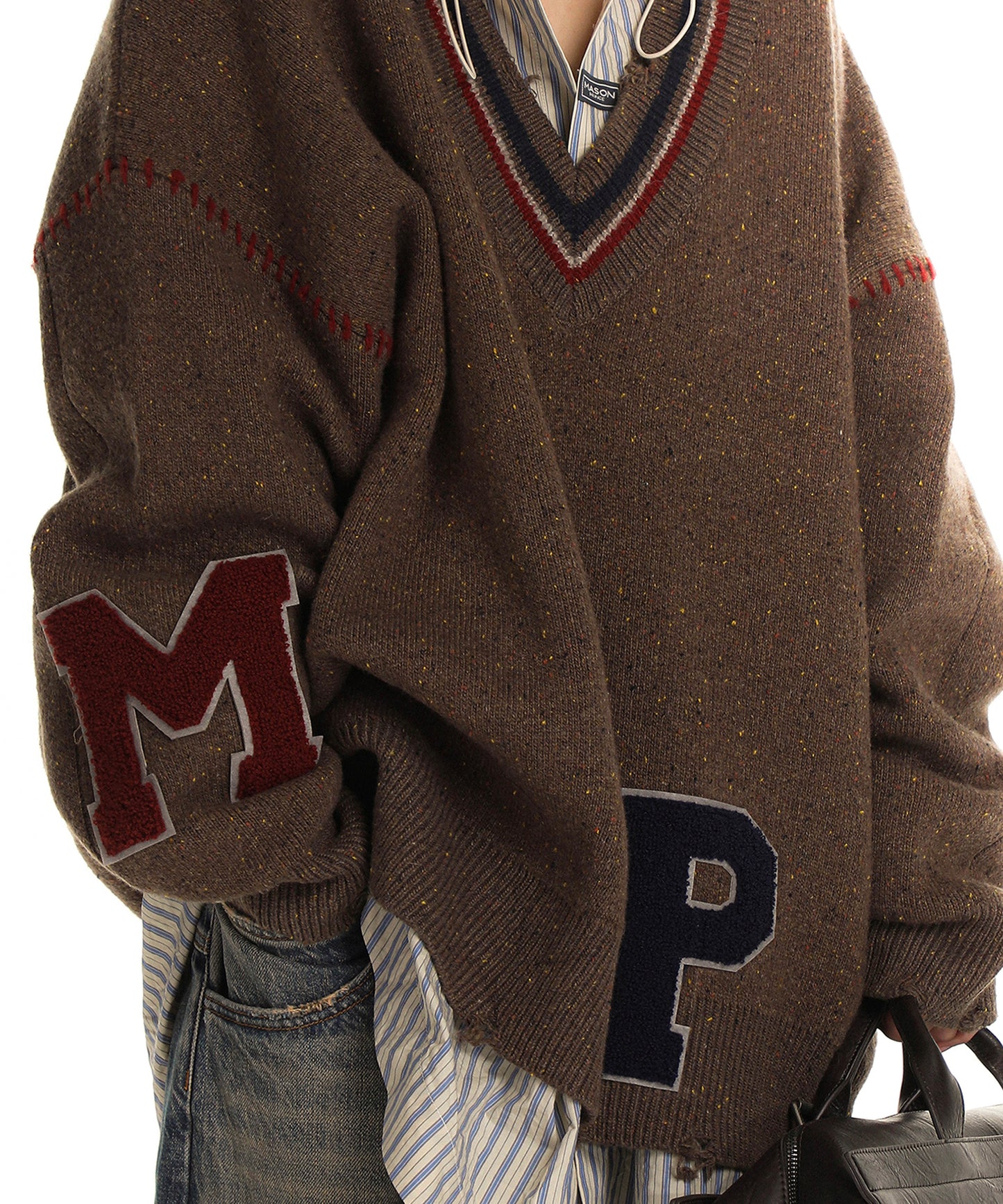 Oversized V-neck logo patch knit MY2124