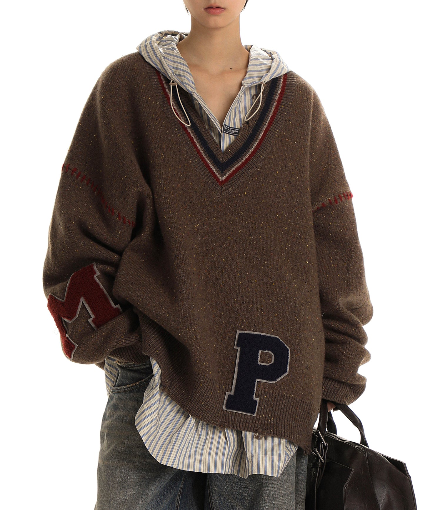 Oversized V-neck logo patch knit MY2124