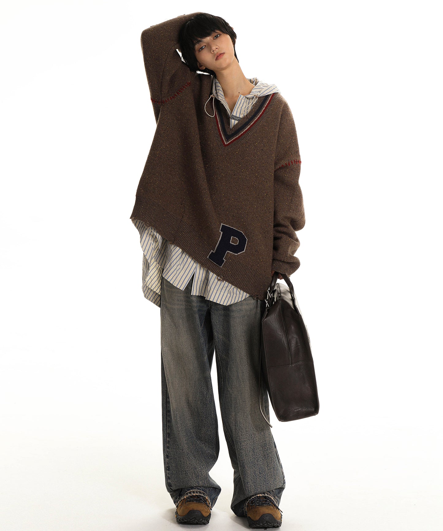 Oversized V-neck logo patch knit MY2124