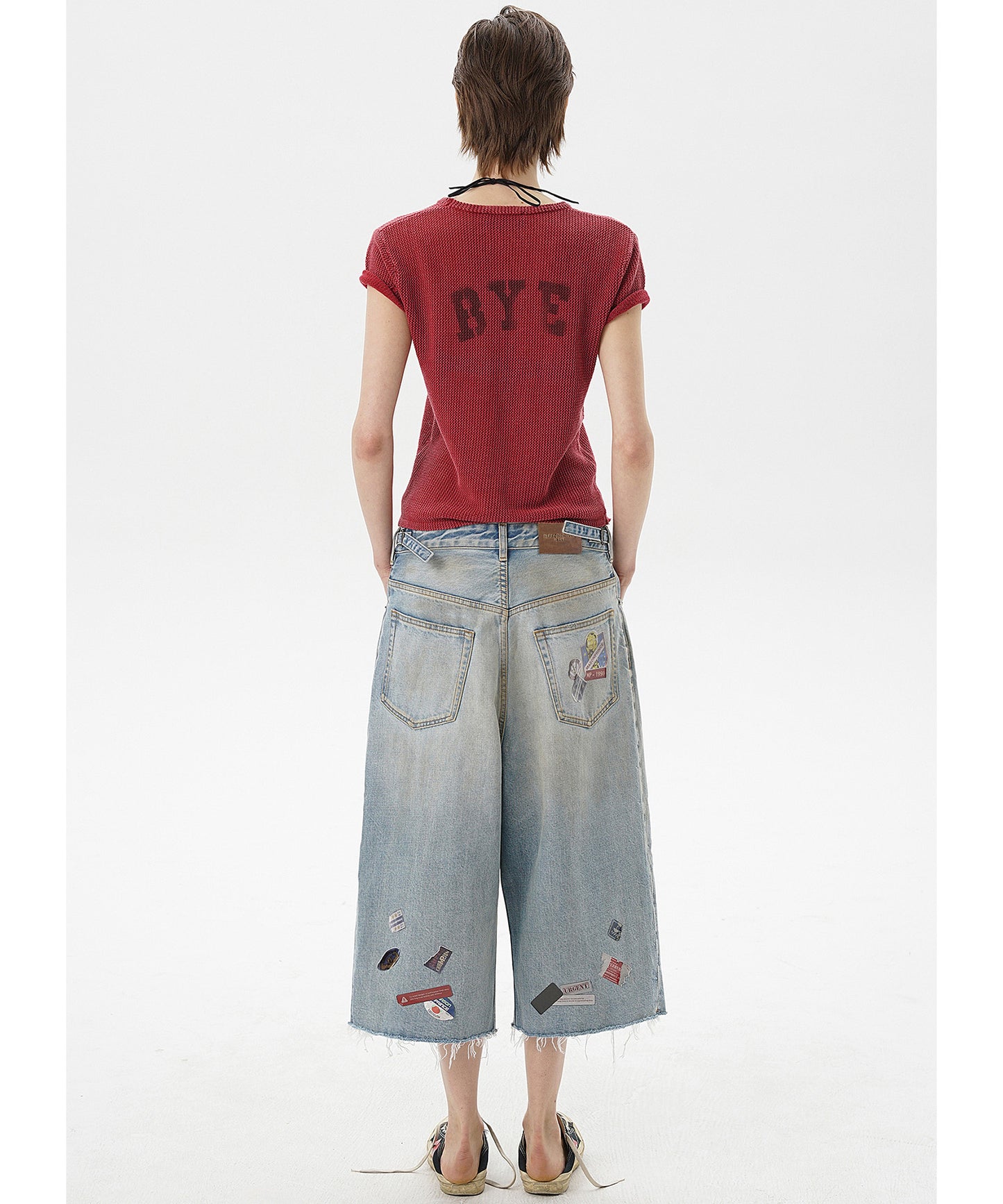 【SALE 30%OFF_特別価格適用※カートに入れるとセール価格が適用されます※】ルーズフィット ステッカープリント サイドベルト付き クロップドデニムパンツ NDK1987【MASONPRINCE】【2025SS】