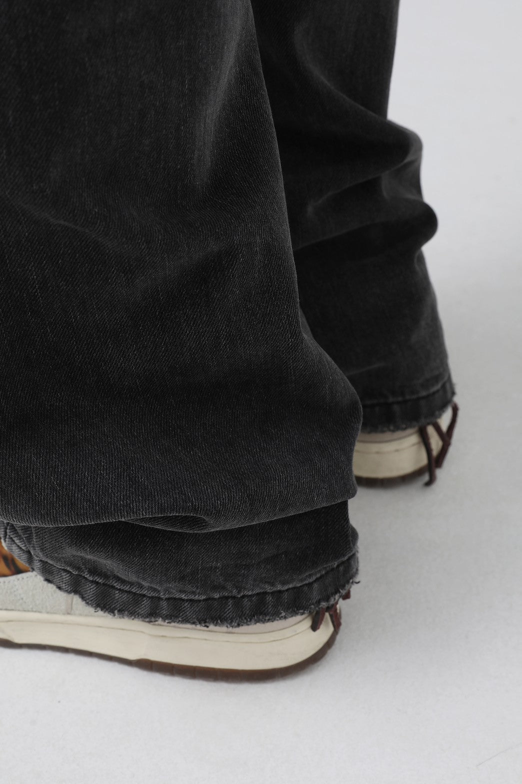 Wide straight silhouette high waist denim pants NZK5020
