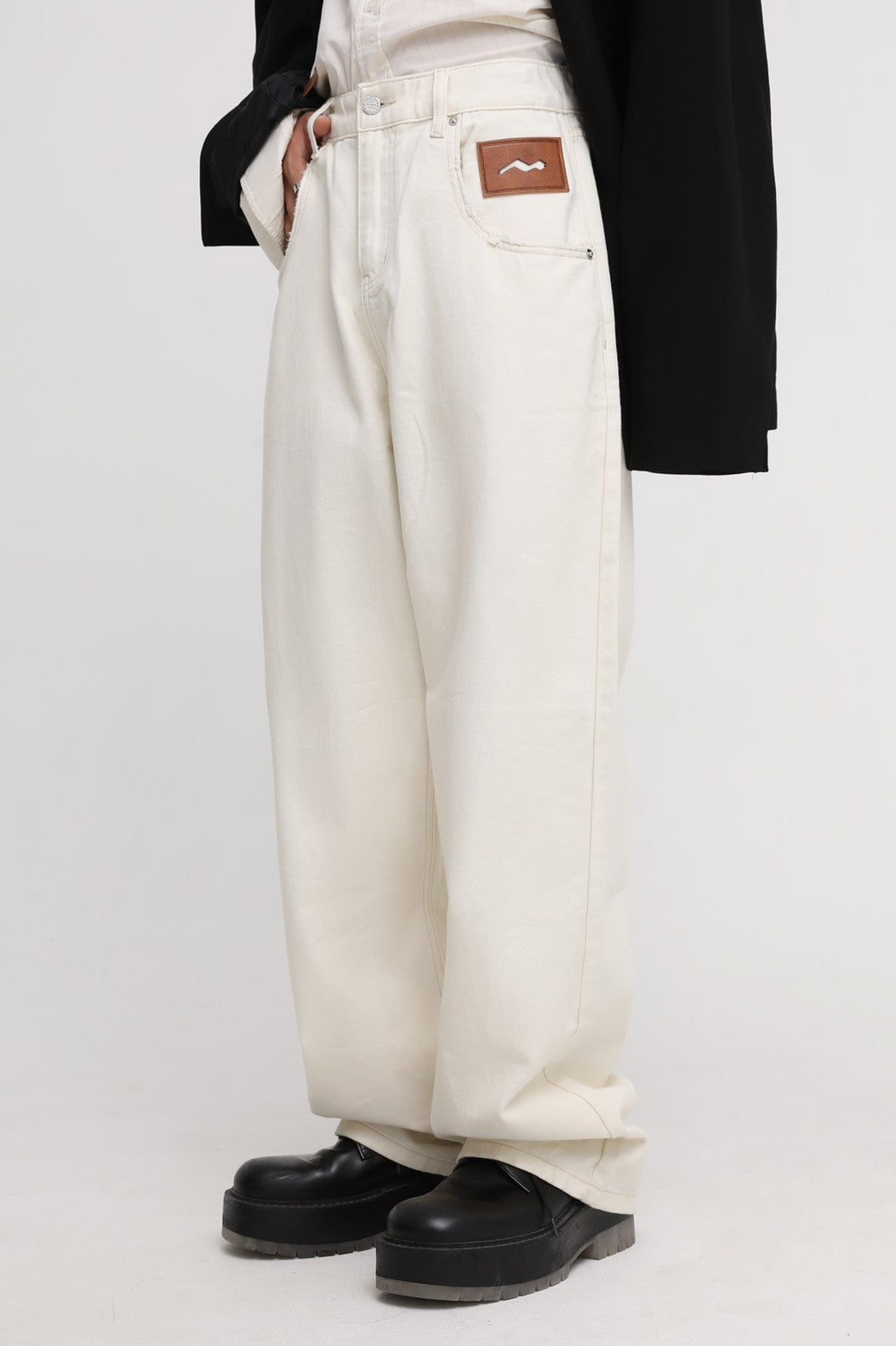 Wide straight silhouette high waist denim pants NZK5020