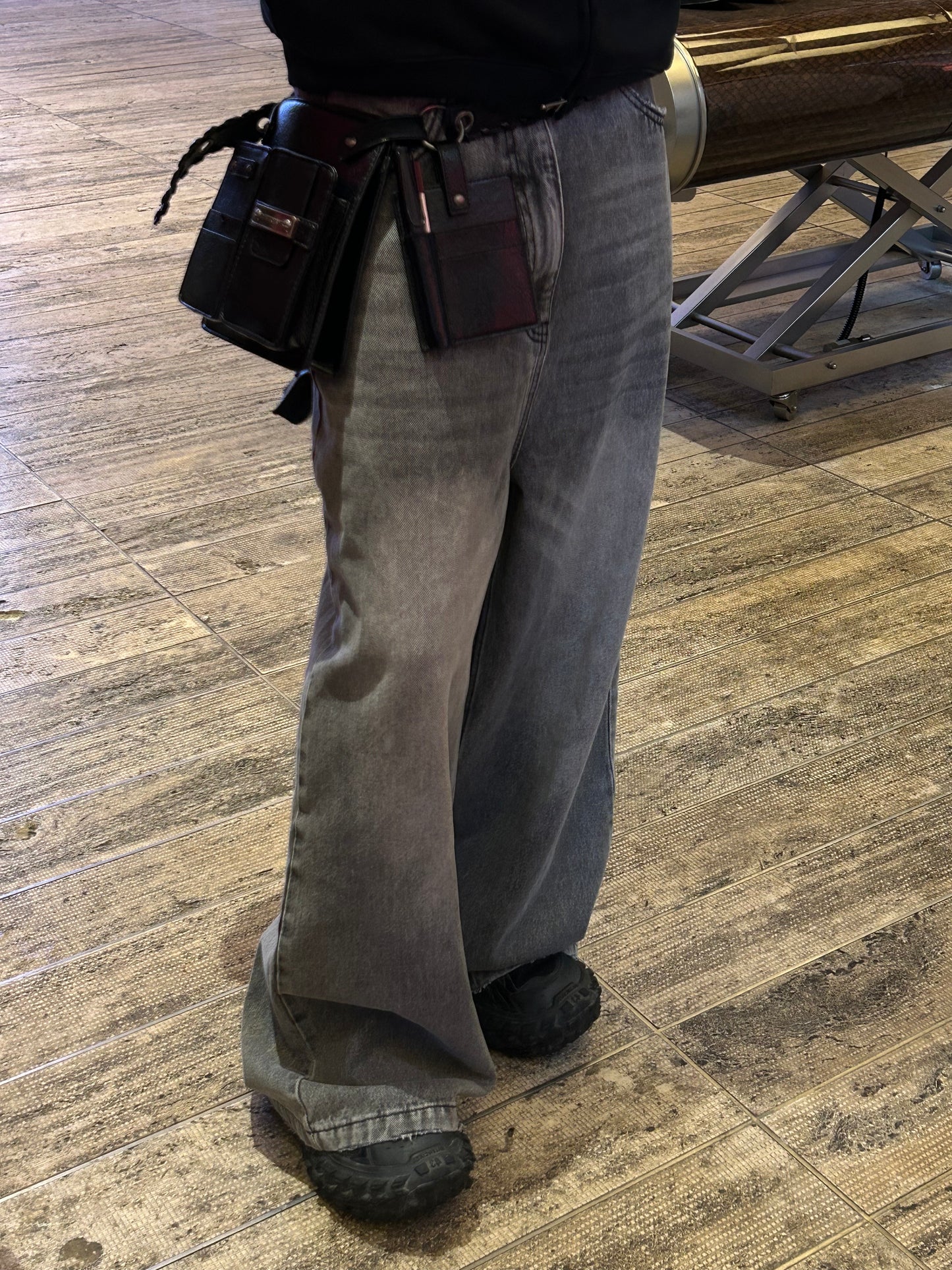 Side belt wide flare denim pants NZK6069
