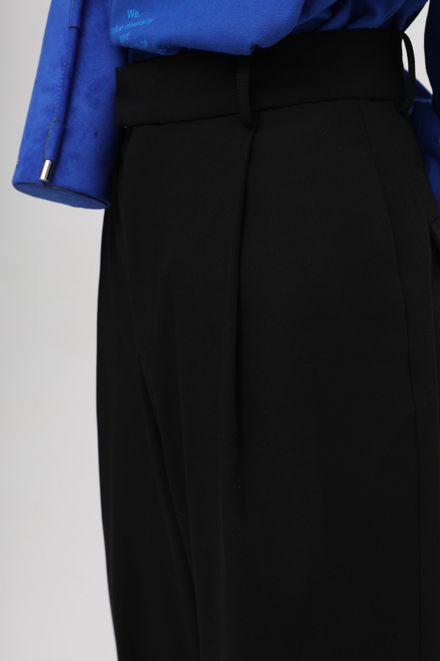 1-tuck wide silhouette slacks SK2050