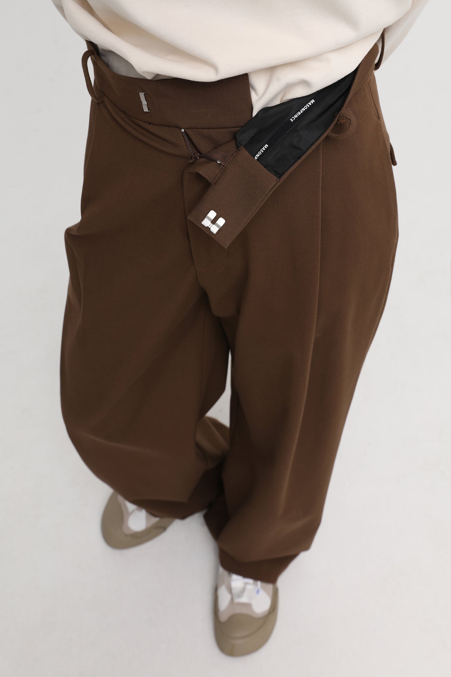 1-tuck wide silhouette slacks SK2050