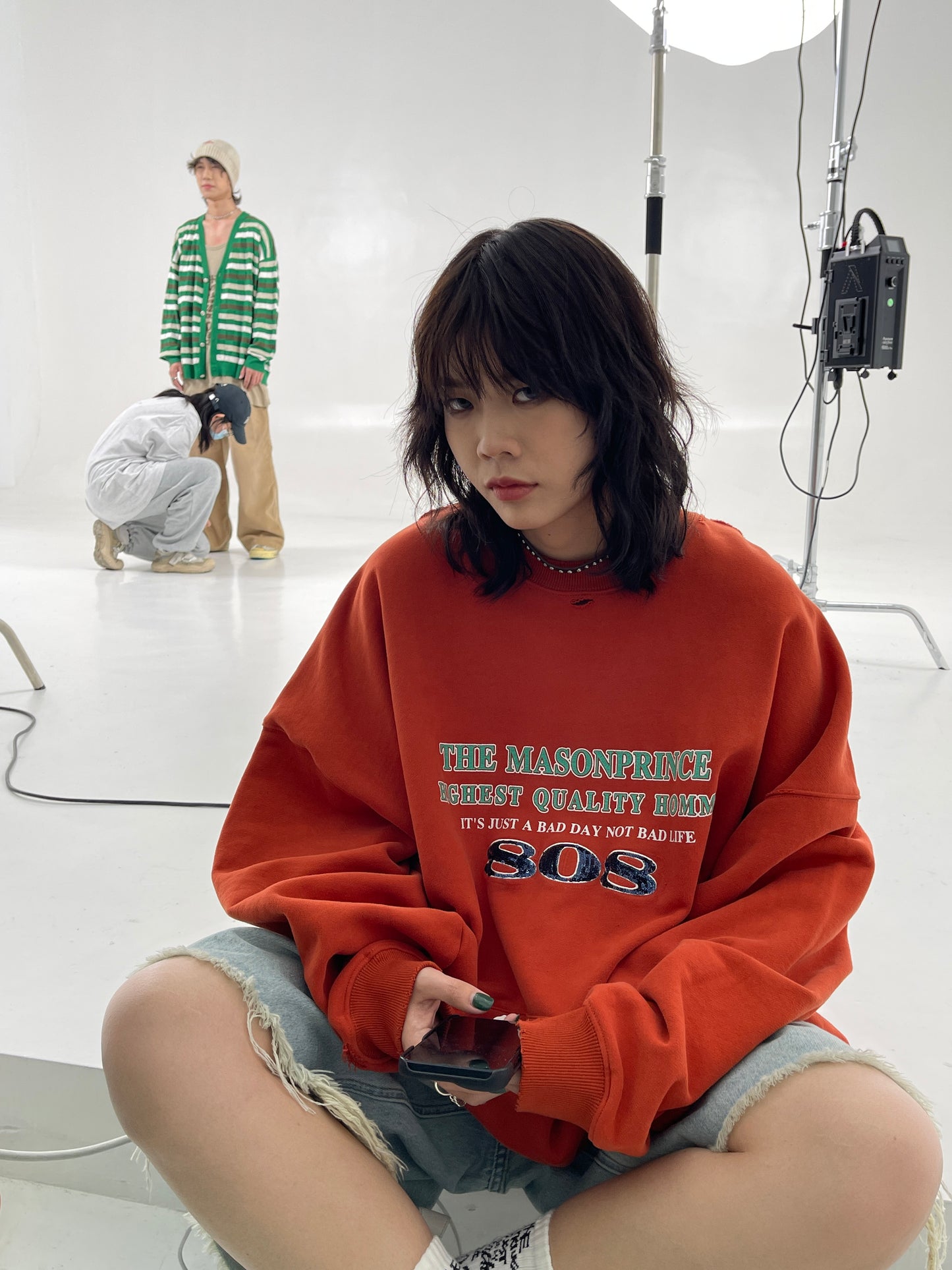 Oversized kangaroo pocket distressed sweatshirt WY6098
