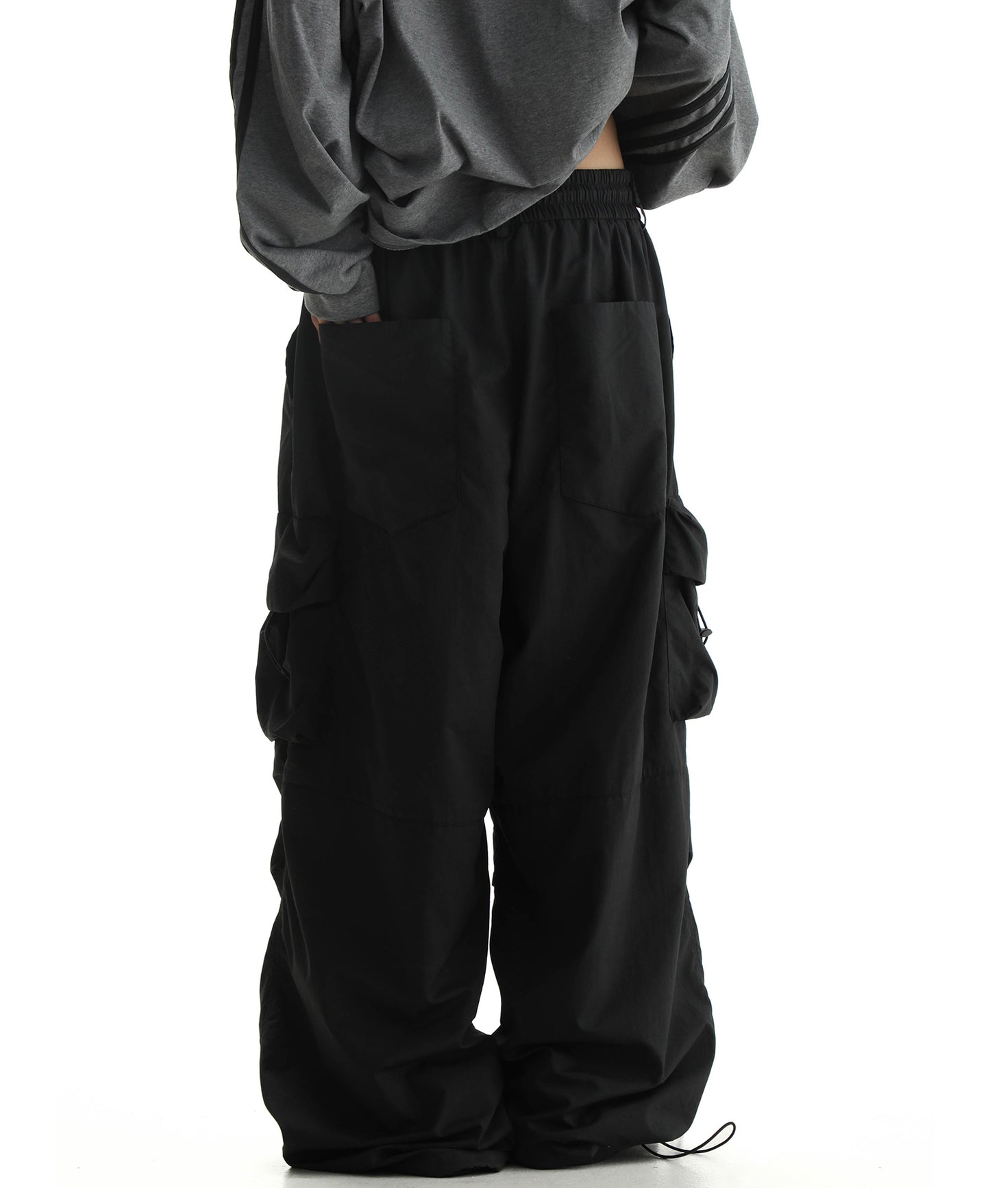 Wide silhouette elastic waist nylon cargo pants XXK4227