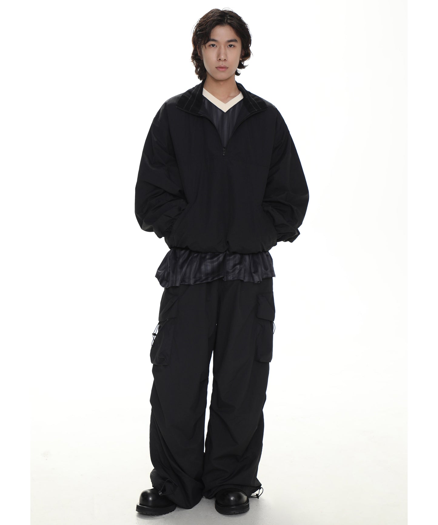 Wide silhouette elastic waist nylon cargo pants XXK4227
