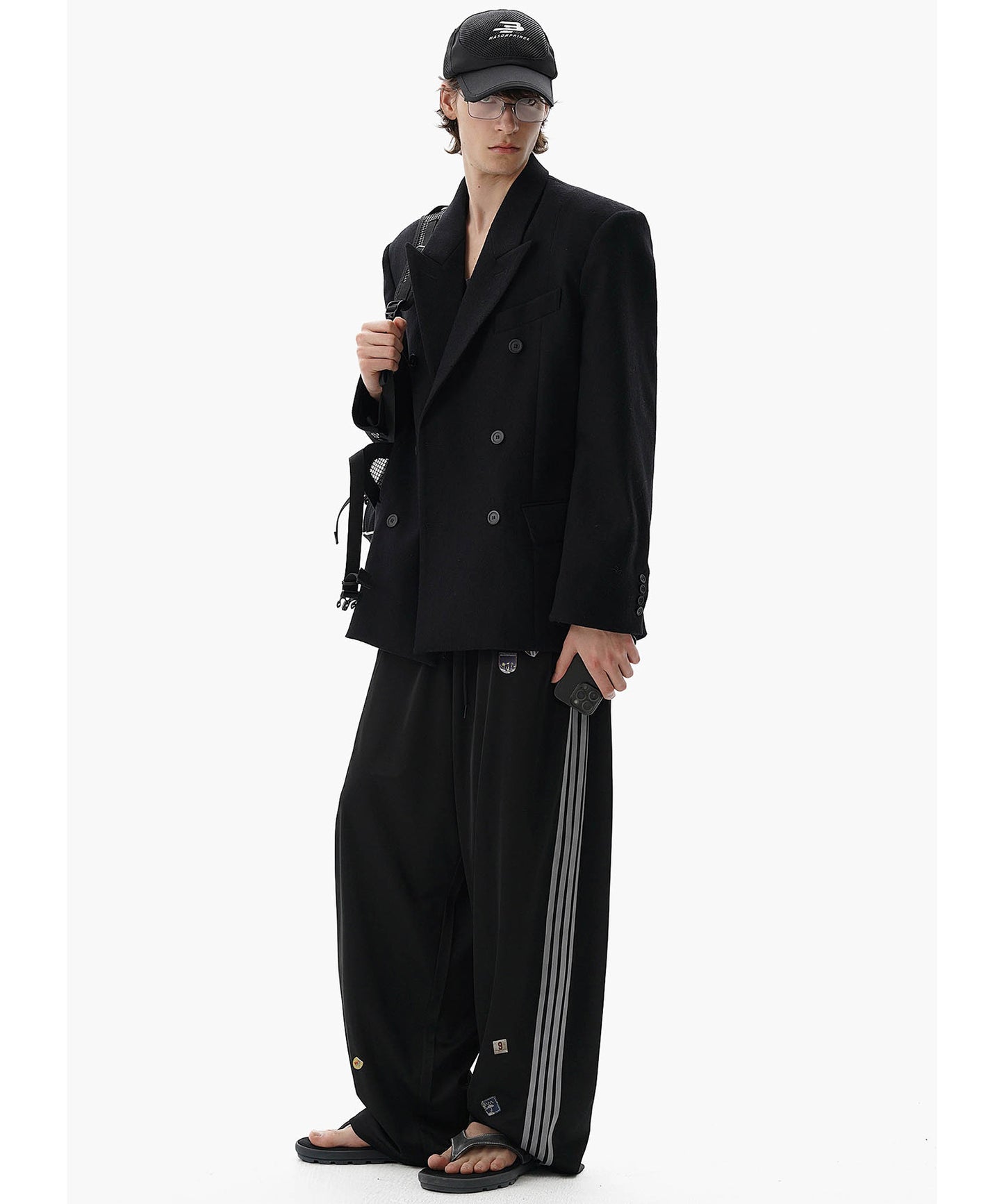 【自社サイト限定】ルーズフィット ステッカープリント サイドライン トラックパンツ XXK4349【MASONPRINCE】【2025SS】