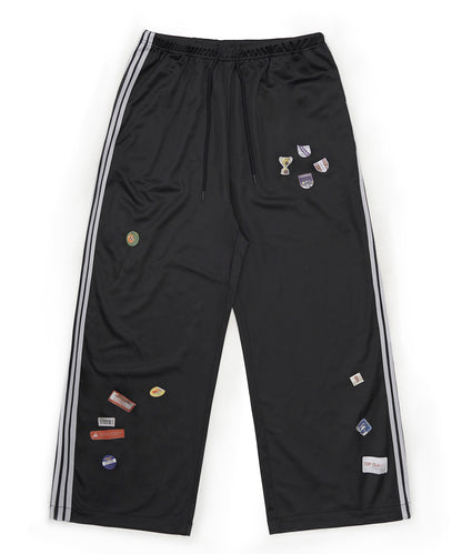 【自社サイト限定】ルーズフィット ステッカープリント サイドライン トラックパンツ XXK4349【MASONPRINCE】【2025SS】