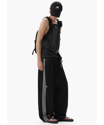 【自社サイト限定】ルーズフィット ステッカープリント サイドライン トラックパンツ XXK4349【MASONPRINCE】【2025SS】